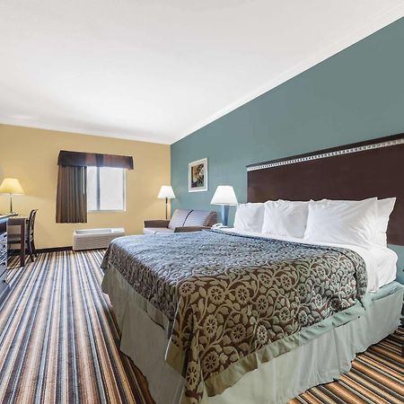 Days Inn By Wyndham Rockdale Texas Kültér fotó