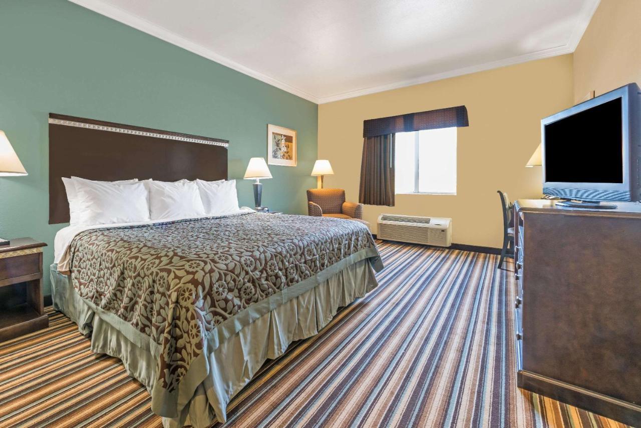 Days Inn By Wyndham Rockdale Texas Kültér fotó